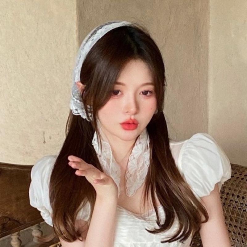 Elegant Women Lace Triangle Kerchiefs Summer Spring Sunproof Lace Triangle Bandana for Teens Girl Camping Taking Photo