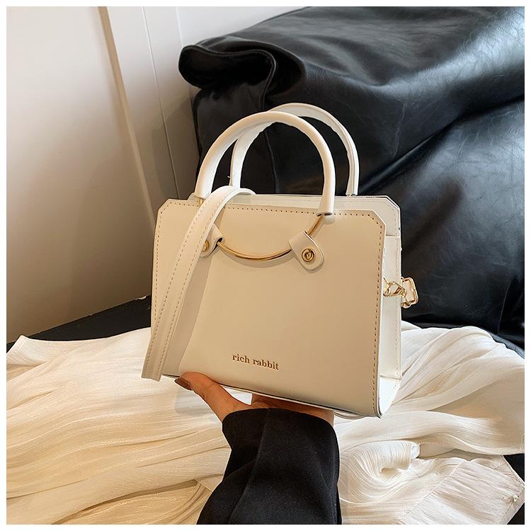 

Жіноча маленька квадратна сумка в стилі ретро, ​​модна жіноча сумка літо 2024, нова проста повсякденна сумочка на одне плече, сумка-месенджер Tide білий