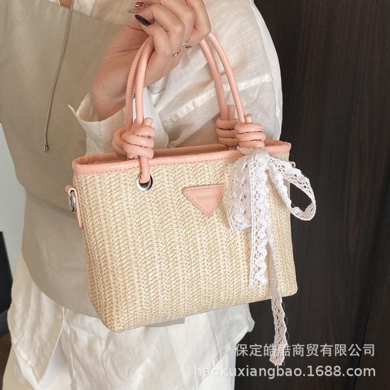 Straw bag women's 2025 new high-end texture niche seaside season versatile messenger bag fashionable portable woven bag