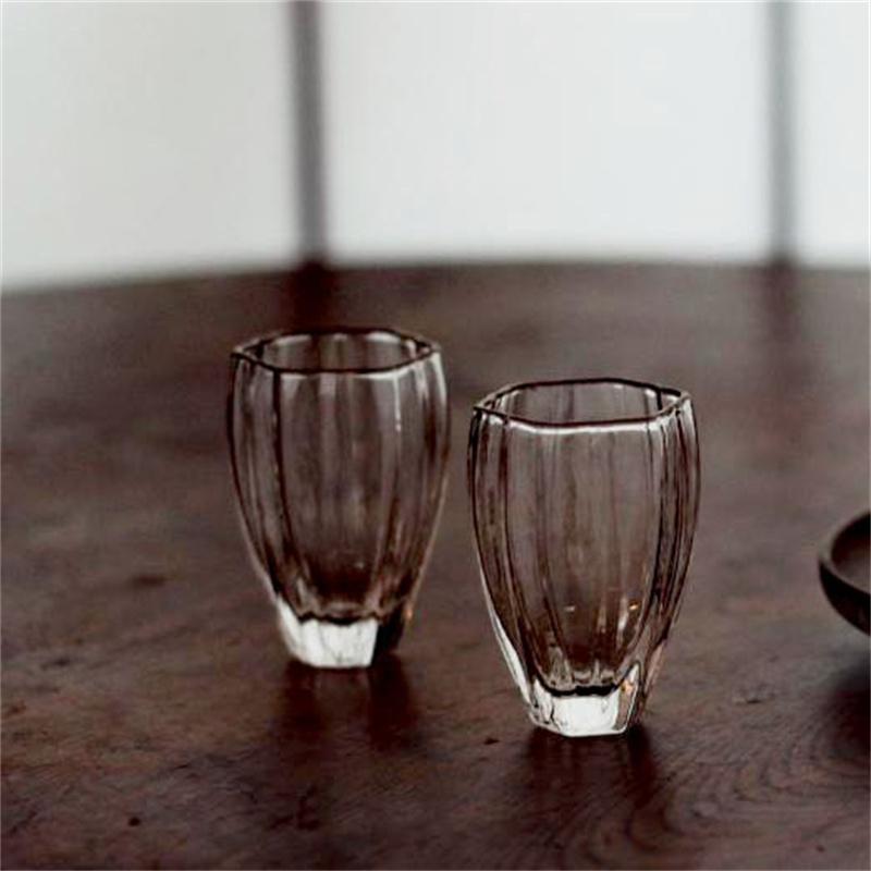 

2Pcs/Lot Small Capacity 50ml Hexagon Mouth Glass Tea Cup Tea Ceremony Kung Fu Teacup Tea Master Cup Sake Wine Cup 50ml