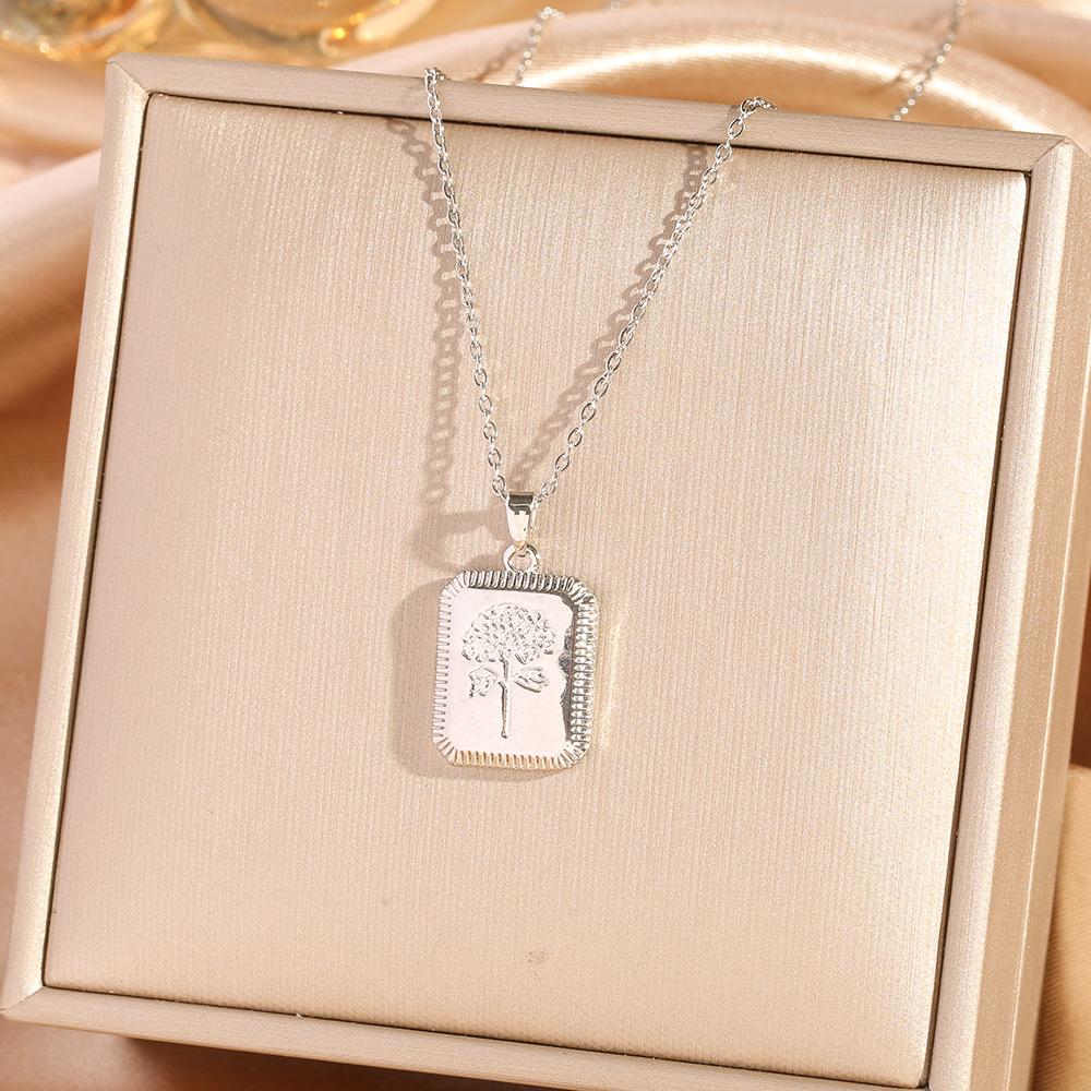Four Leaf Clover Pendant Necklace For Women Fashionable Zircon Crystal Adjustable Chain Delicate And Versatile Jewelry