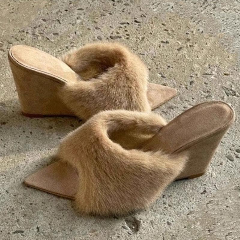 Fashion Elegant Fluffy Pointed Toe Design Brand High Heel Slippers Women Sexy Open Toe Wedges Slide Sandals Fashion Party Dress Shoes