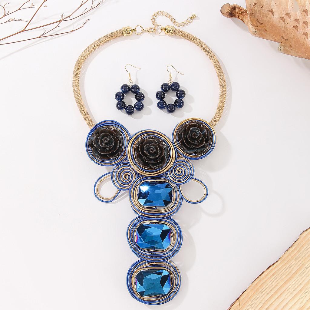 Chic Women Geometric Pendant And Earrings Set With Crystal And Resin Flowers