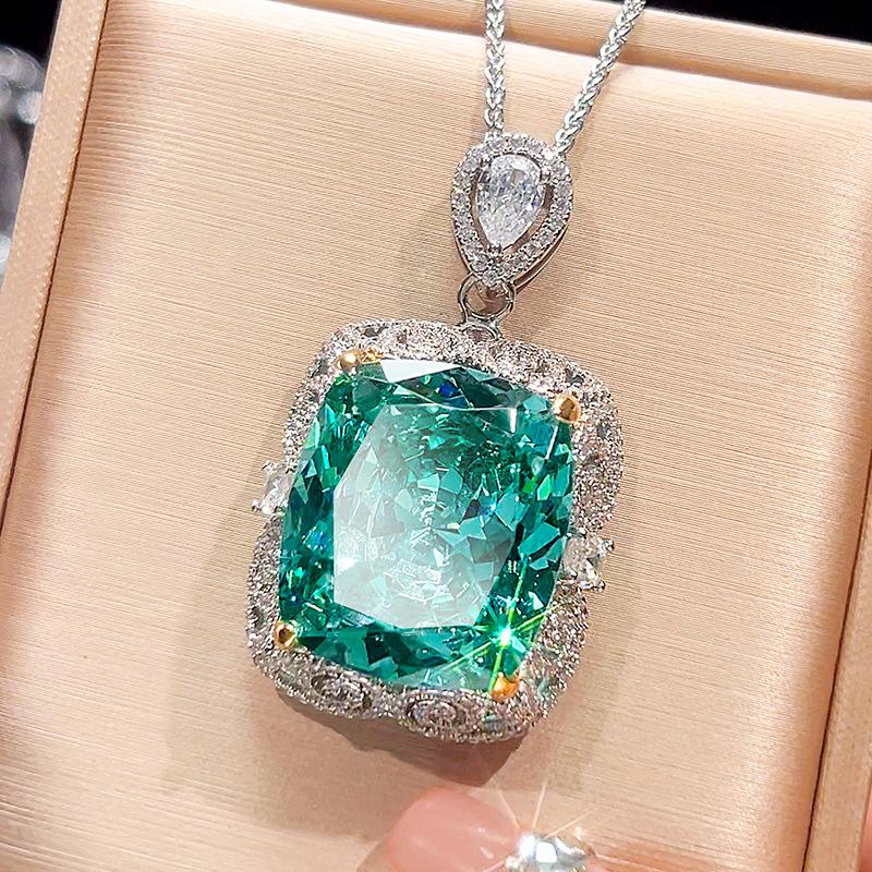 Jewelry Simulation Para Green Luxury Pendant Main Stone 20 * 23