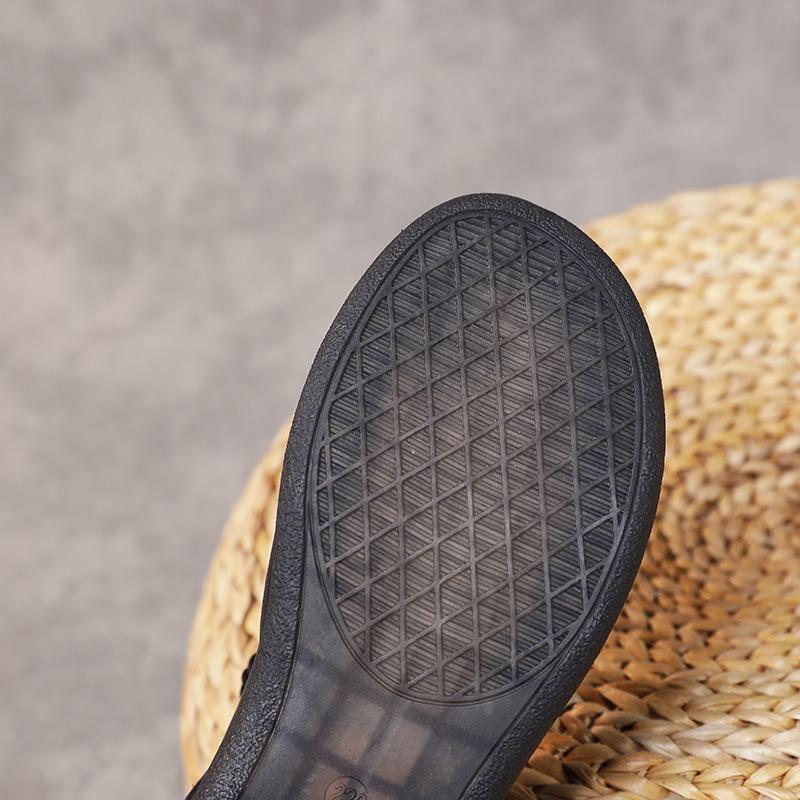 Real soft leather mother shoes spring and summer new retro style soft sole medium flat bottom non-slip round head grandma single shoes