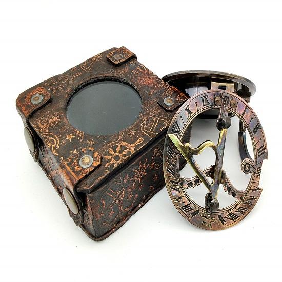 

Морской латунный ручной работы латунный солнечный компас красивый подарочный предмет с кожаной коробкой 6,35 см