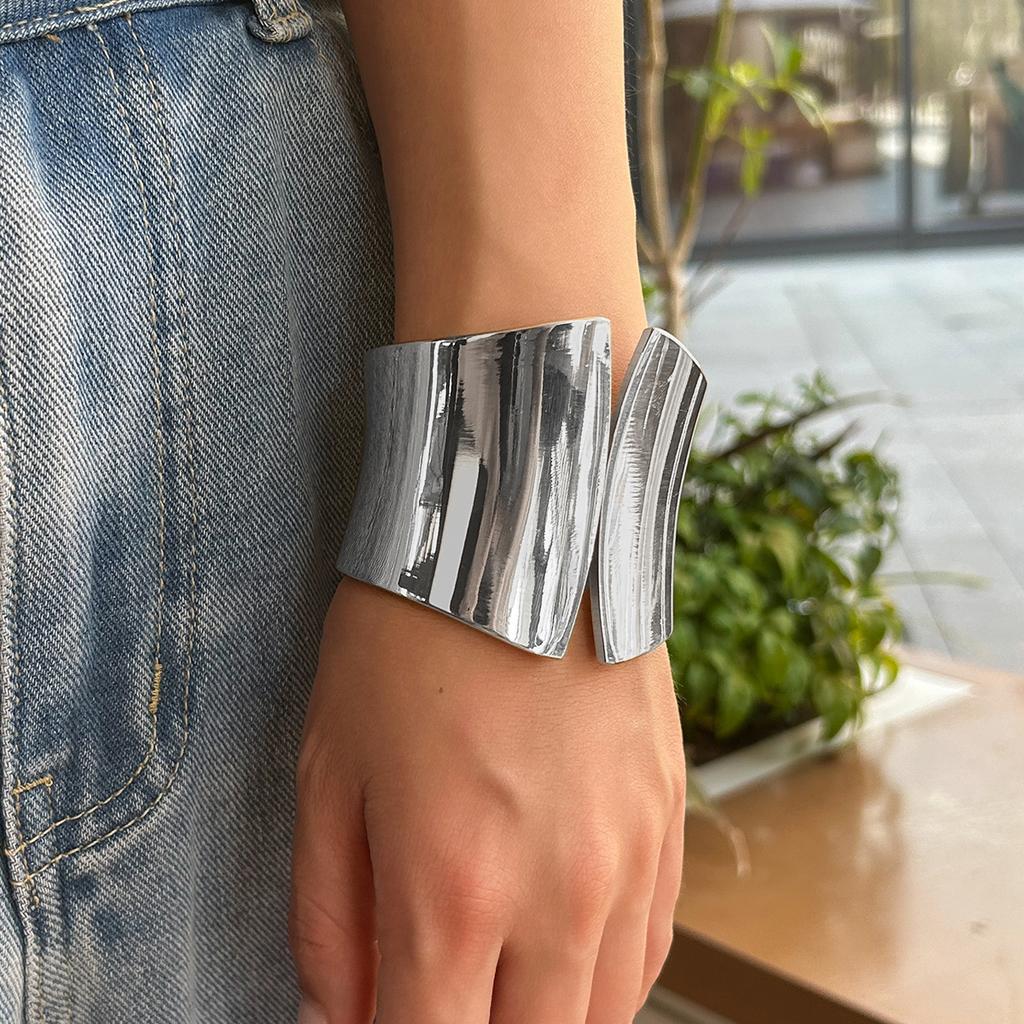 Ingemark 6 Styles Tendance Punk Asymétrique Lisse Bracelets à Ressort Mode Féminine Déclaration Large Manchette Bracelet Steampunk Bijoux Hommes