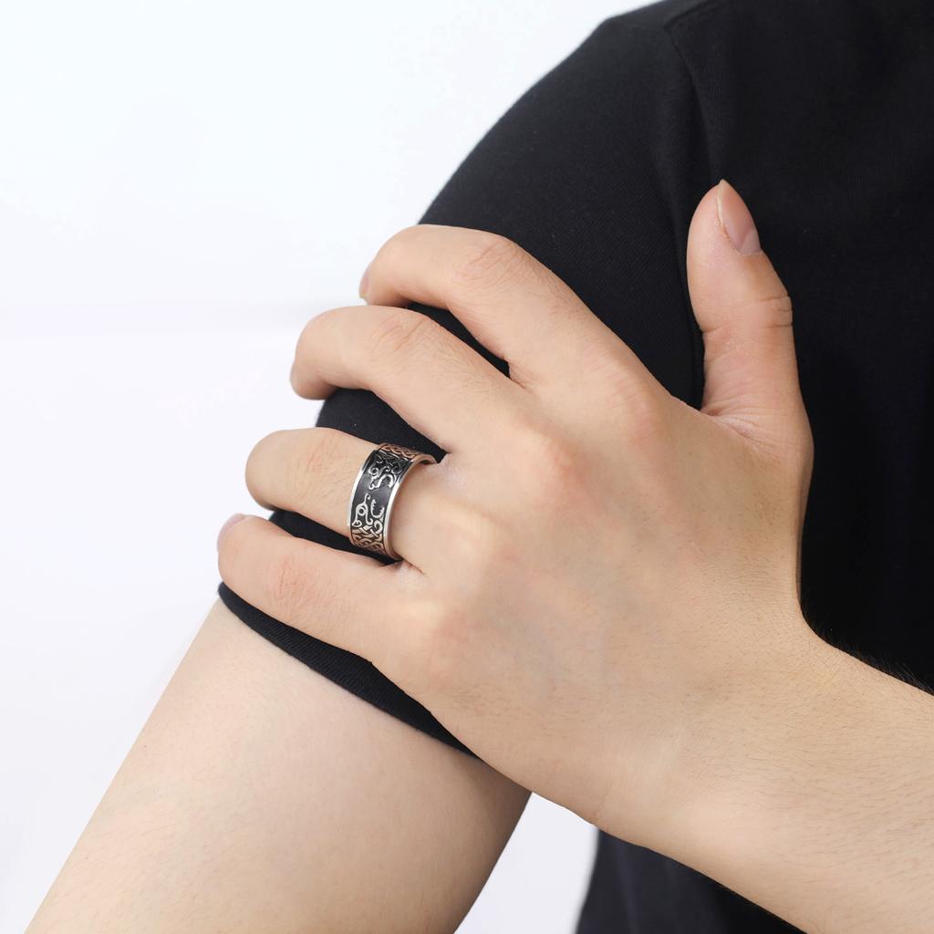 LIKGREAT Viking Nordic Mythology Giant Wolf Ring for Men Stainless Steel Celtics Knot Finger Ring Hip Hop Rock Punk Jewelry Gift