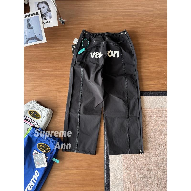 Men's and women's alphabet decal waterproof hooded zipper jacket