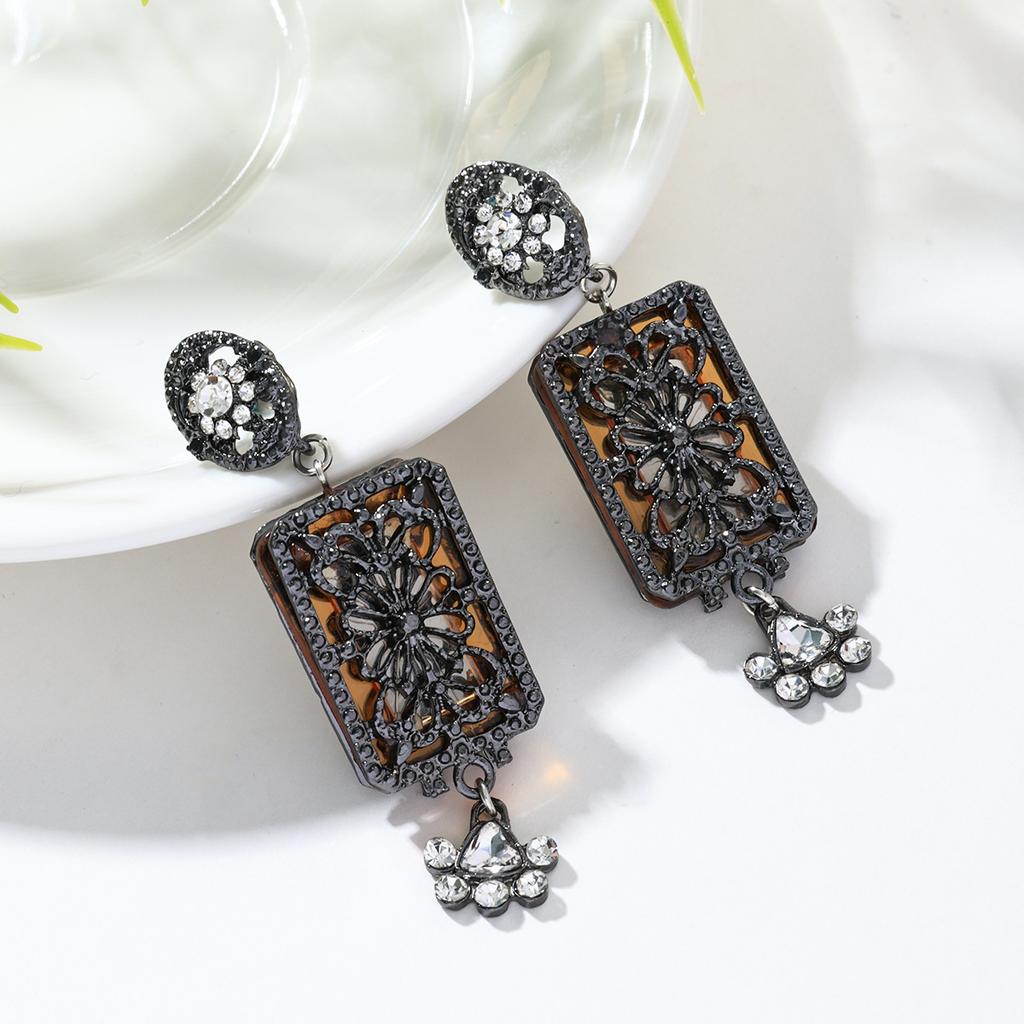 European and American Luxury Diamond-encrusted European Geometric Pendant, Fringed Earrings, Personalized Design, High-end Earrings.