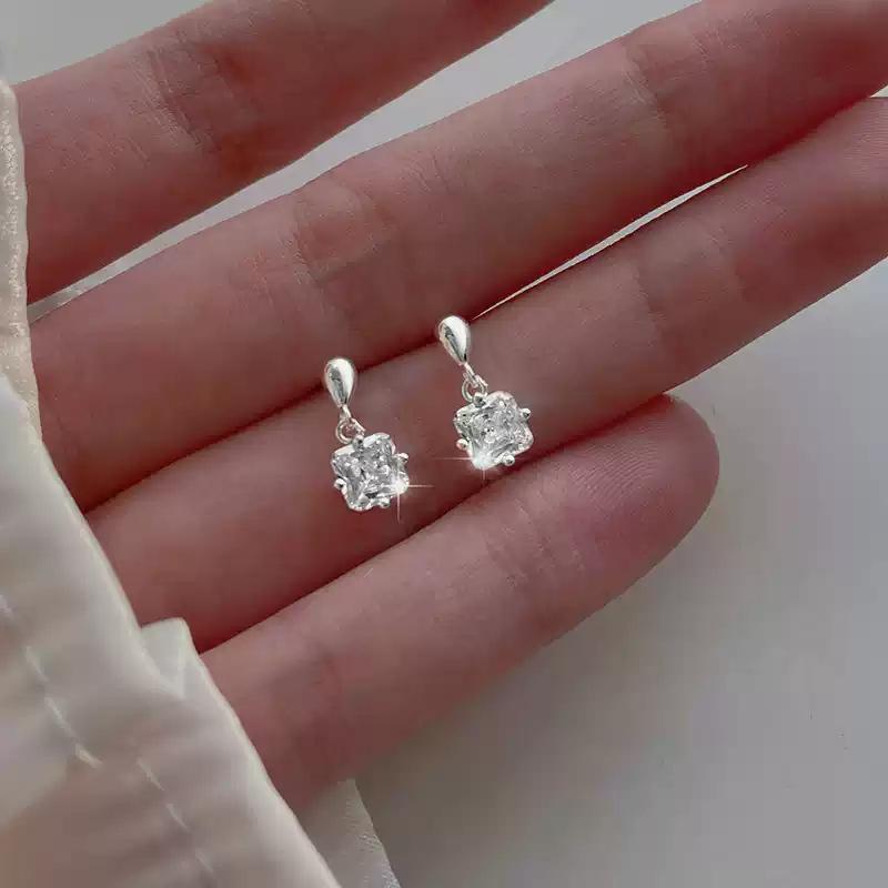 Women's Minimalist Square Zirconia Stud Earrings in Cool Sophisticated Style