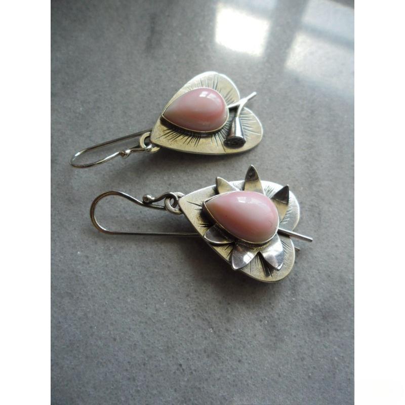 Heart-shaped earrings for women, minimalist, fashionable, niche design, sweet teardrop earrings