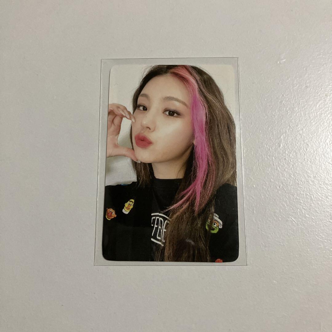 

[USED] ITZY Crazy in Love Bonus Trading Card Yeji