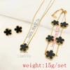 Set di gioielli da donna composto da 3 pezzi: collana, bracciale e orecchini in acciaio inossidabile con motivo floreale di pruno a cinque foglie.
