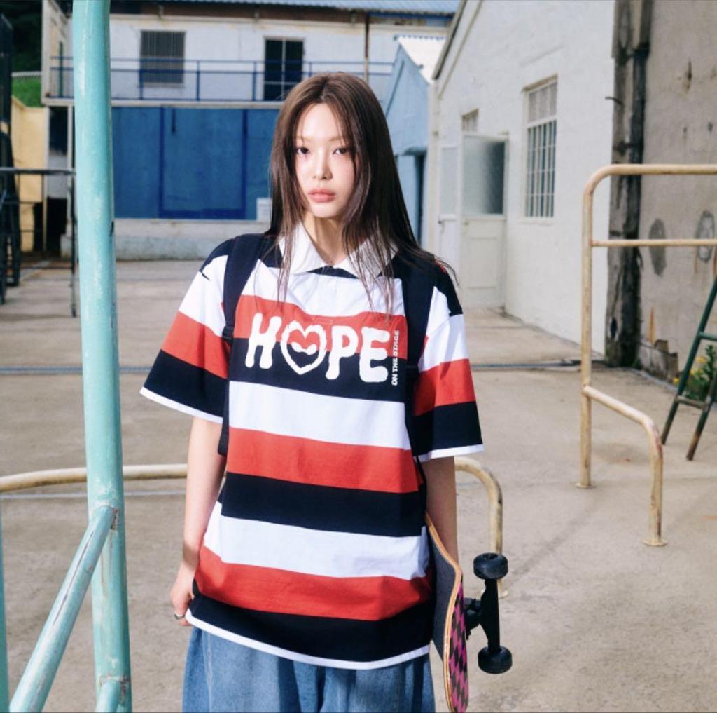 [USED] Official [HOPE ON THE STAGE_FINAL] Stripe T-shirt