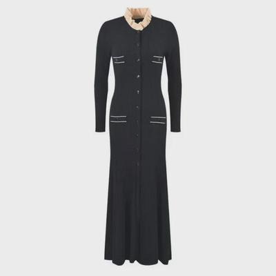 Elegante Abito Autunnale in Maglia Nero Slim-Fit con Collo in Pizzo Francese