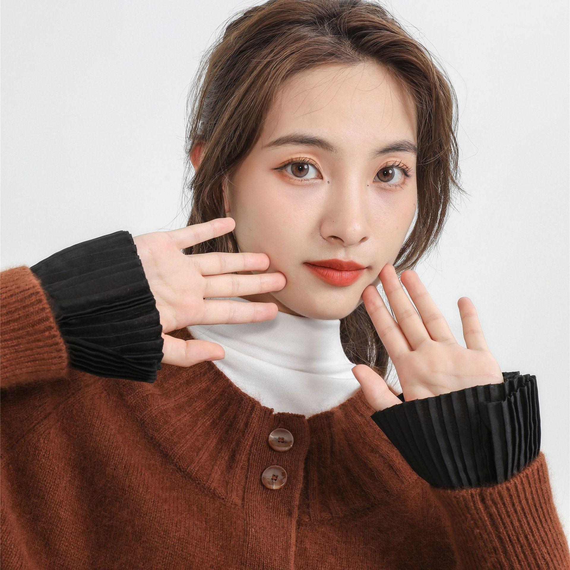 

Women Pleated Detachable Cuffs Shirt Pleated Flare Sleeve False Cuffs Layered Detachable Fake Sleeve Cuffs Sweater Accessory One Size