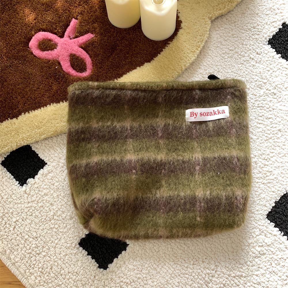 

Ins Korean Plaid Retro Makeup Bag for Women Clutch Bag Large Capacity Woolen Cosmetic Bags Makeup Pouch Coin Purse Key Phone Bag