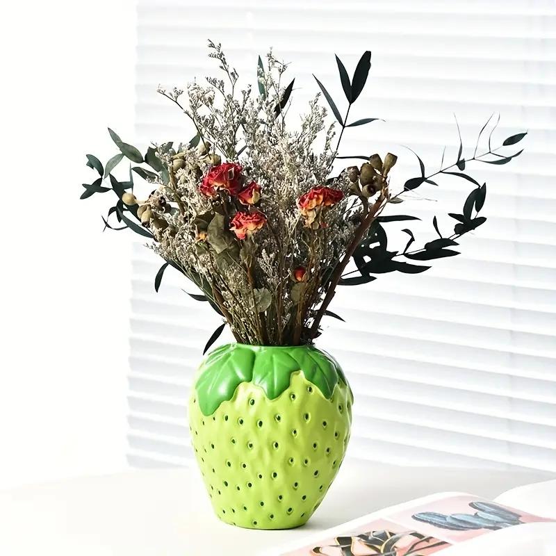 Mini Creative Strawberry Shaped Vase Flower Pot Decorative Ceramic Vase for Flower Arrangement Home Living Room Decoration Ornament