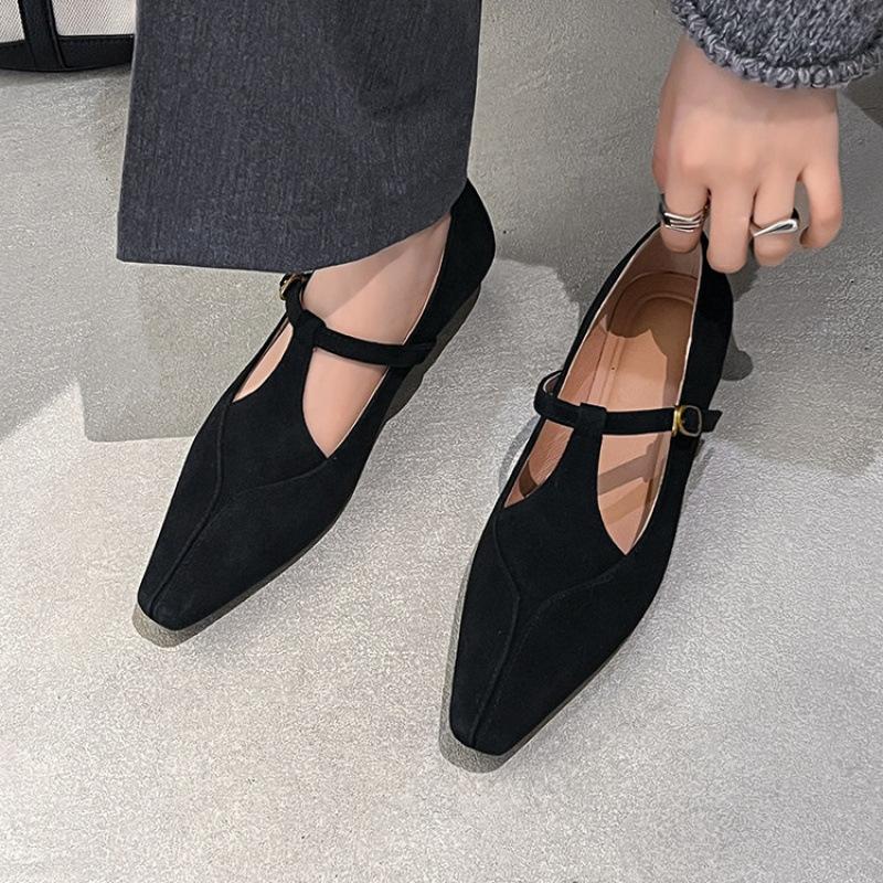 Low heel soft four-season single shoes leather pointed fashion single shoes women's non-slip beef tendon sole large size comfortable cowhide women's