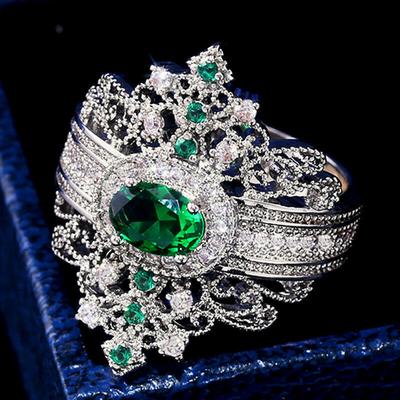 Moda elegancka szmaragdowo-zielona kamienna korona obrączka wyjątkowa luksusowa biżuteria na przyjęcie zaręczynowe