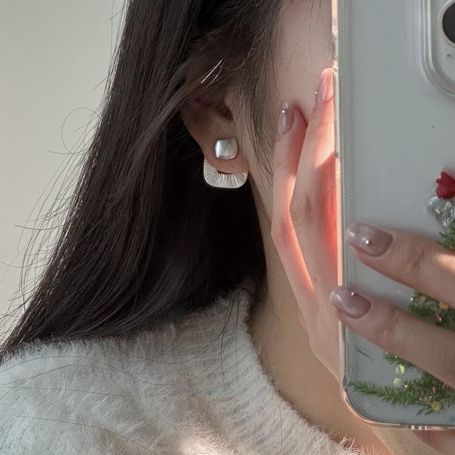 Minimalist Geometric Square Stud Earrings for Women, Two-Way Wear with Back-Hanging Design, Hollow Square Style – Trendy Ins Niche Ear Jewelry