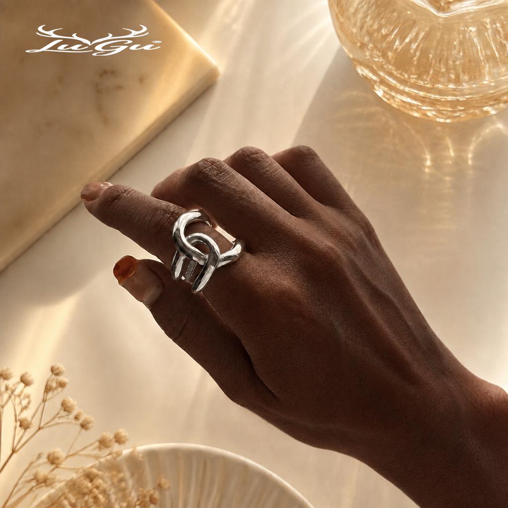European-American Minimalistic Stainless Steel Ring: Elegant, Cold Style Women's Jewelry