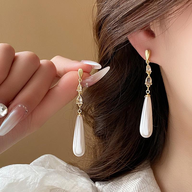 Vintage French Butterfly & Pearl Tassel Earrings - Elegant and Versatile Women's Studs