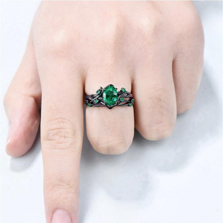 Vintage Style Adjustable Ring Set for Women Elegant Design with Intricate Detailing and Gemstone Accent Suitable for Daily Wear and Special Occasions