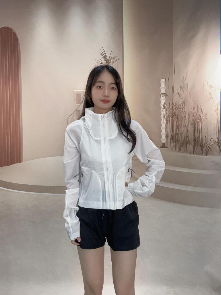 Women's Slim Fit Breathable Sports Jacket: Sun Protection for Spring & Autumn Outdoor Activities, Yoga, Hiking.