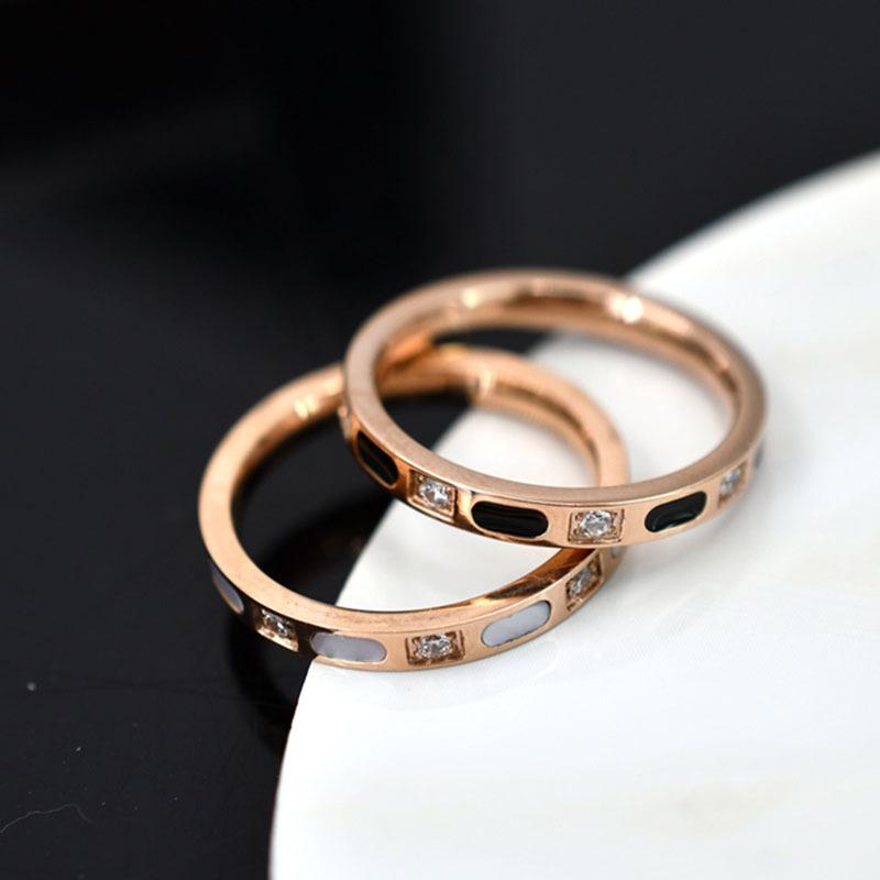 Korean Style Simple Titanium Steel Ring Women's Black and White Shell Light Luxury Couple's Ring Temperament Ring