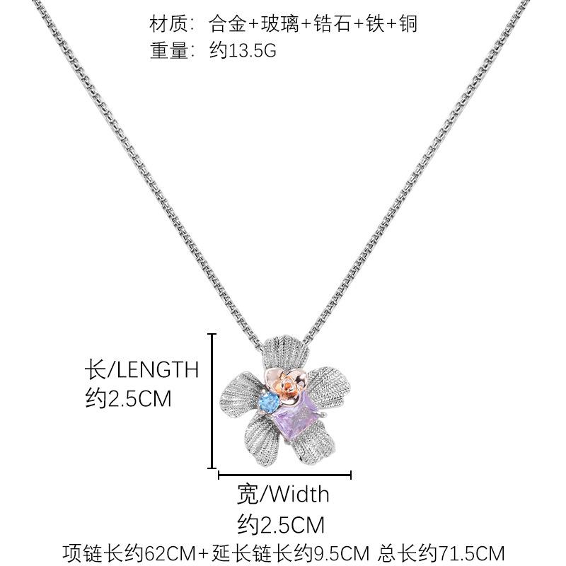 Original retro metal texture flower necklace European and American temperament collarbone chain