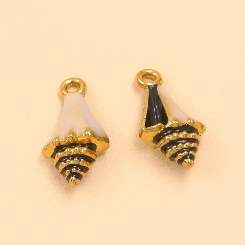 Ocean-Themed Stainless Steel Seashell Conch Pendant Jewelry Accessories