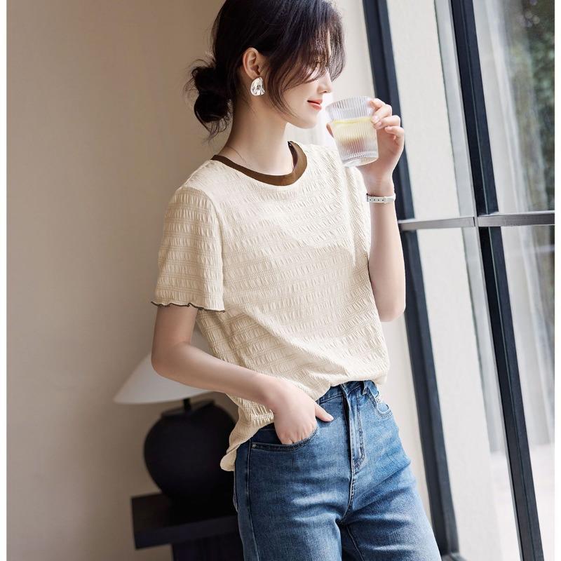Women's Textured Fabric Color Block Neckline Short Sleeve T-Shirt