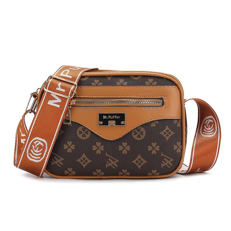 

Women s bag, new women s wallet, mobile phone bag, women s messenger change bag, a versatile retro small square bag. Length 22 Width 7 Height 14