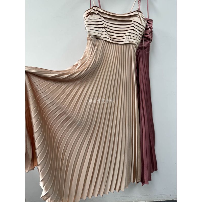 Old Beauty Single Lu * H Style Creased Pleat Big Hemline Sling Dress Temperament A Word High-End Satin Long Dress