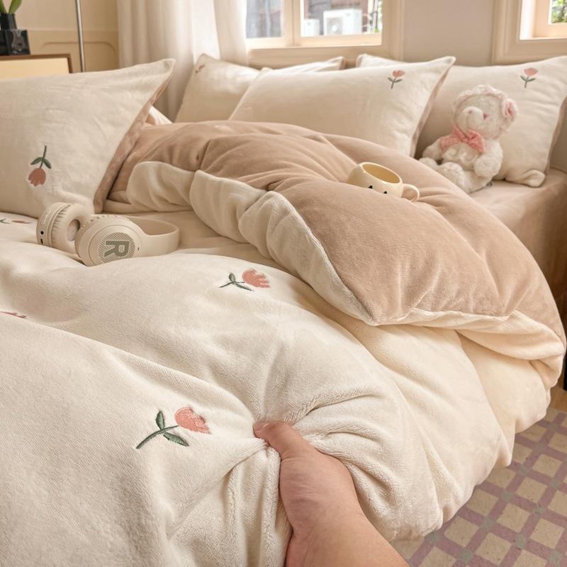 2025 New Thickened Warm Velvet Flannel Coral Fleece Bedding Set - Autumn/Winter Duvet Cover & Three-Piece Bedsheet