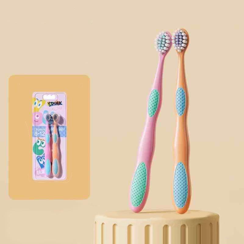 Children's specific toothbrush, portable children's soft bristled toothbrush, antibacterial oral cleaning brush for baby teeth