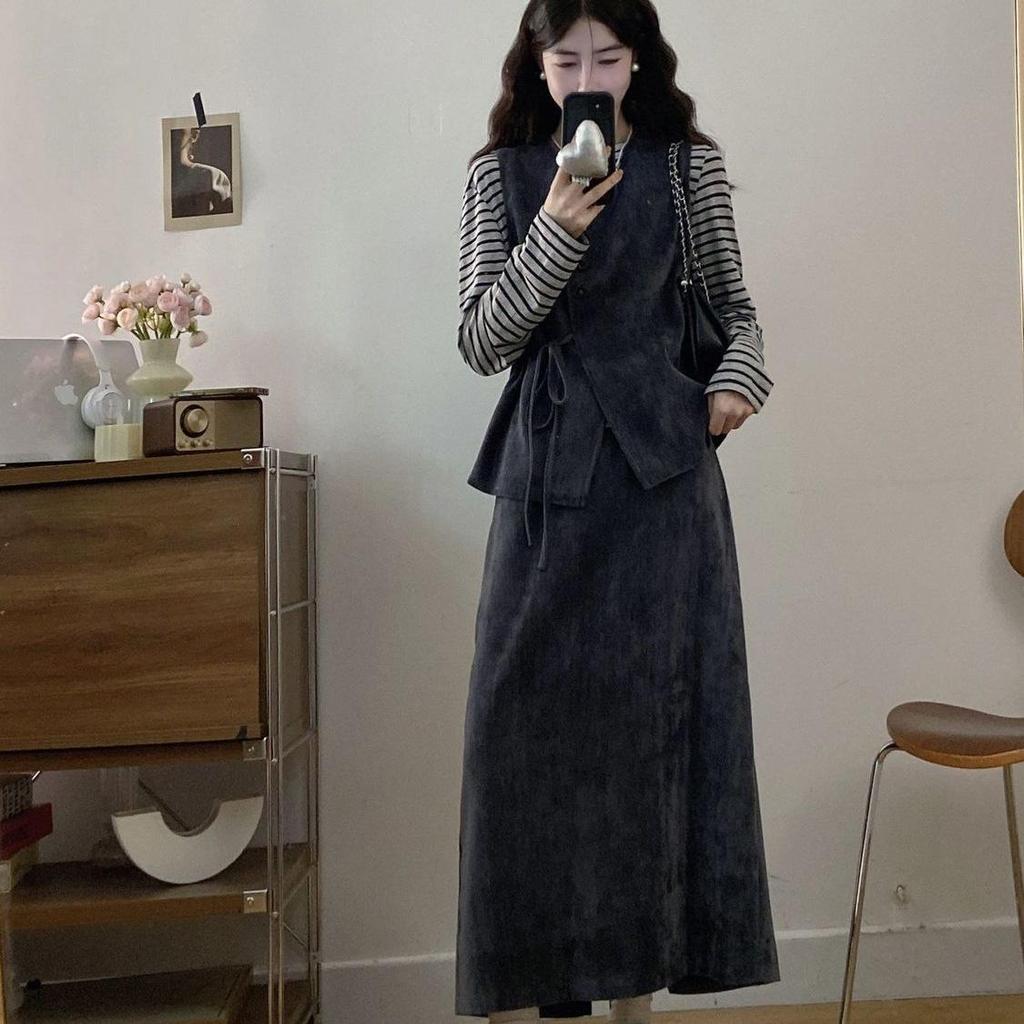 Plus Size Autumn Retro Vest and Slimming Skirt Three-Piece Set for Women