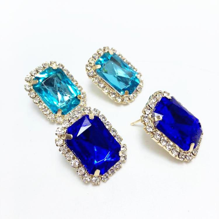 

Korean Flower Crystal Stud Earrings зелений