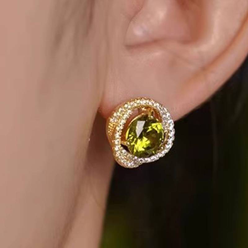 

Huitan Minialist Women Stud Earrings Elegant Party Fashion Daily Versatile Accessories with Olive Bright CZ Cross Design Zircon
