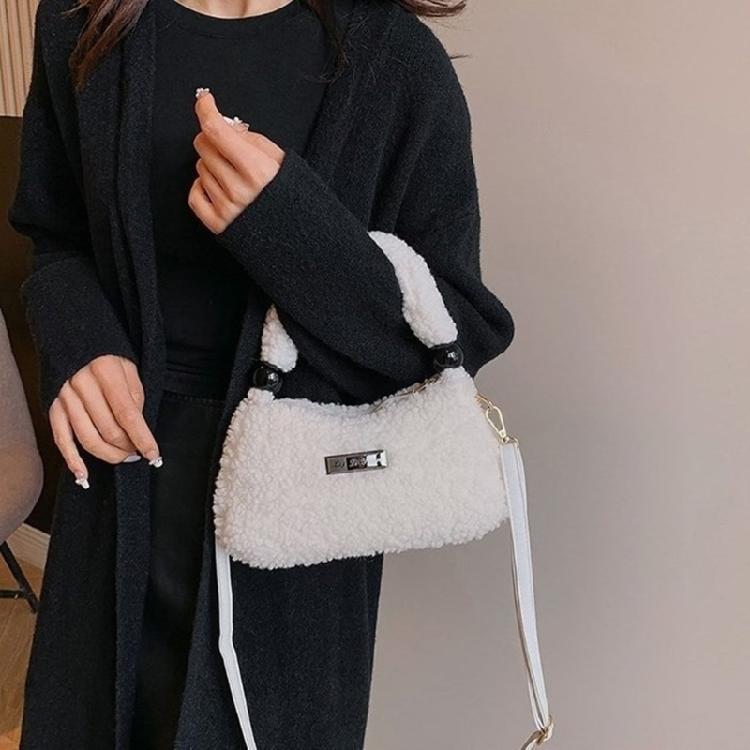 Plush Handbag Soft Warm Shoulder Bag Everyday Companion for Fashion Enthusiasts