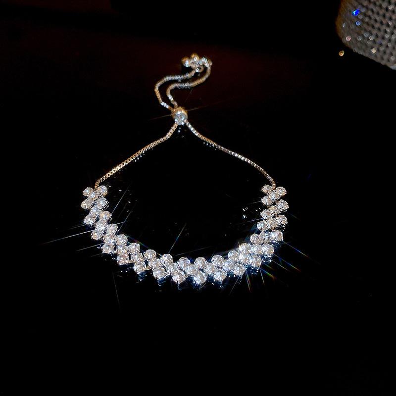 Zircon Round Geometric Flower Bracelet Vintage Style Bracelet Light Luxury High-End Hand Jewelry For Women