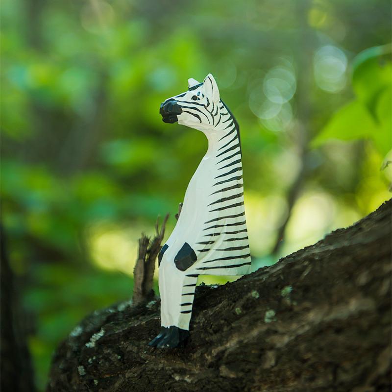 Wooden Animal Figurine Set With Handcrafted Design For Home Decor Gift Ideas