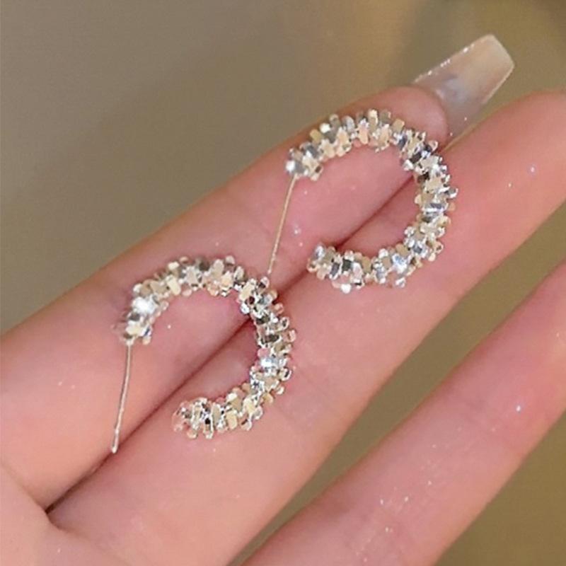 Vintage Twisted Wave Dangle Earrings Luxury C- Shaped Semicircle Drop Earrings Temperament Geometric Earrings Party Accessories