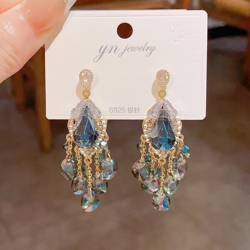 

Стеклянные бусины, капли воды, серьги с бахромой, ретро легкая роскошь, высококлассные серьги, модный темперамент, универсальные серьги.