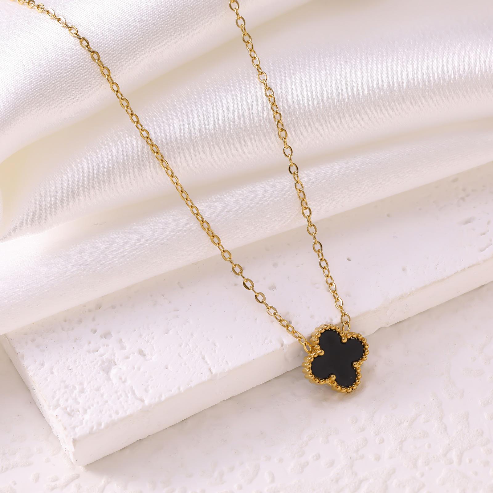 White Mother-of-Pearl Four-Leaf Clover Necklace: Elegant, Stylish, Versatile Stainless Steel Jewelry 18K Gold