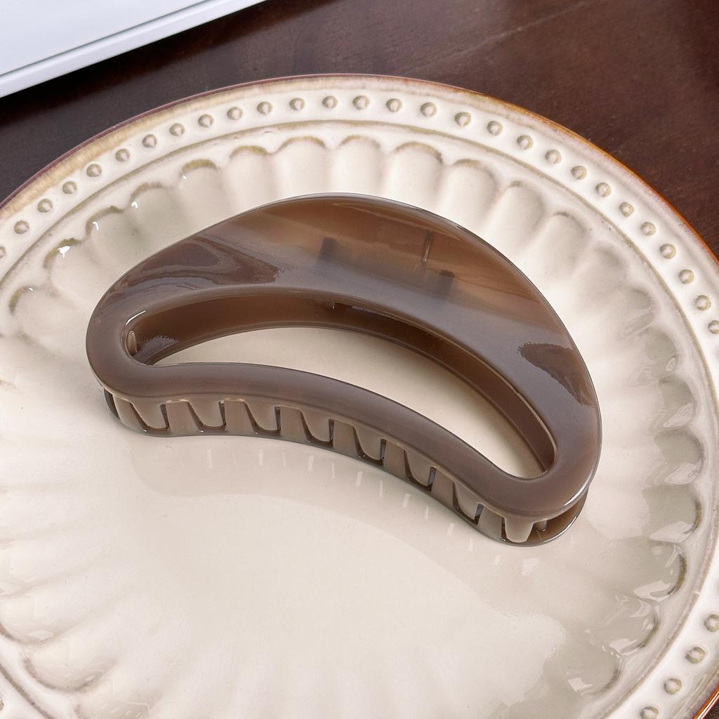 Retro Stylish 12cm Hollow Moon Hair Clip For Sophisticated Looks Everyday