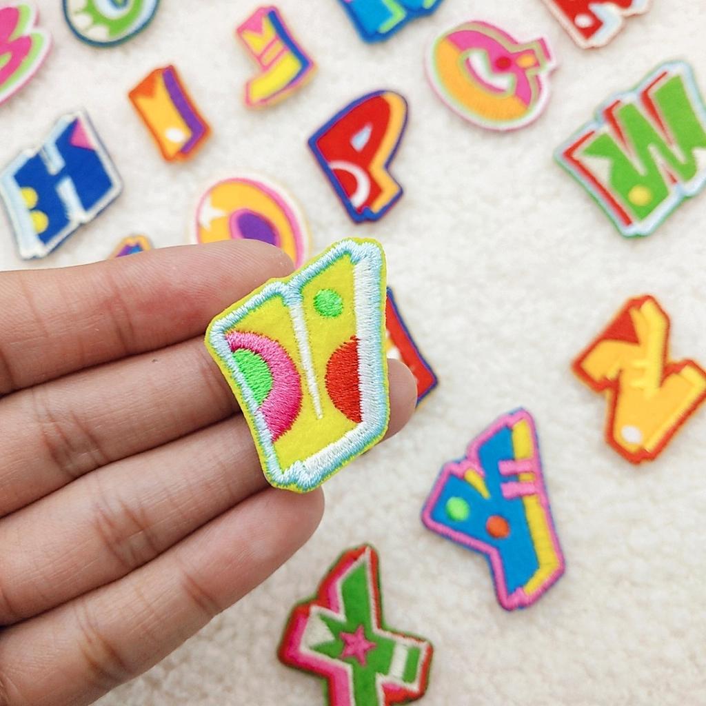 26 Pcs Colorful English Letters Embroidered Patches Creative Self-Adhesive Appliques DIY Craft Decorations