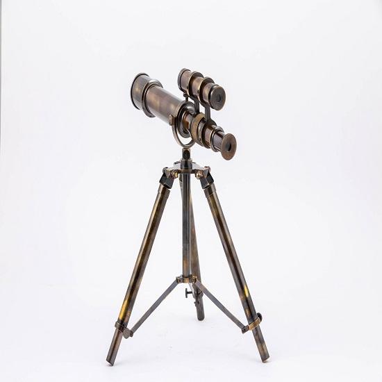 Großes antikes Teleskop